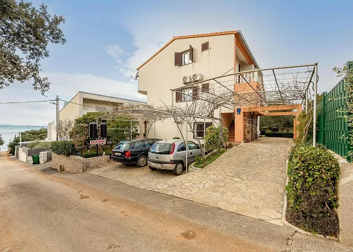2 Bedroom Gorgeous In *