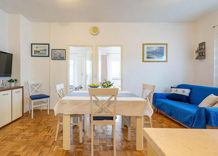 2 Bedroom Gorgeous In Апартаменты Кожино